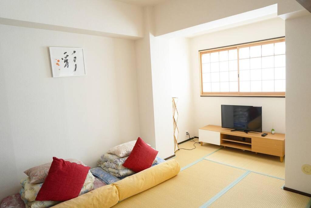 B301/大阪人气景点黑门市场步行6分钟，日本桥、难波、心斋桥、道顿堀步行可达 Apartemen Osaka